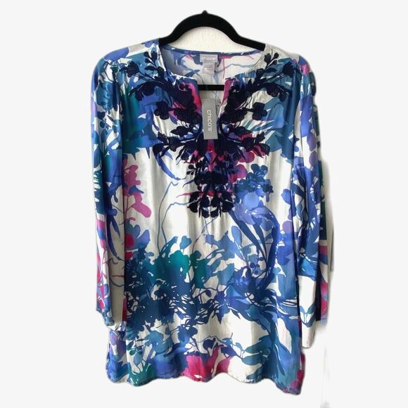 CHICO'S NWT Floral Split Neck Tunic Long Top Women's M Embroidered Boho Resort - Picture 2 of 14